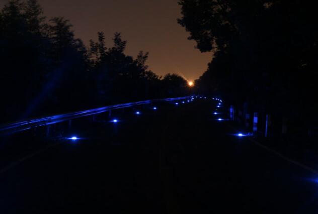 自發光反光材料